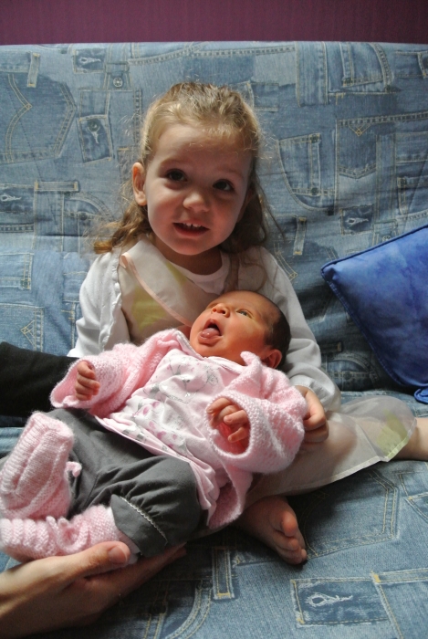 Maélie 5 jours avec Leyla.jpg