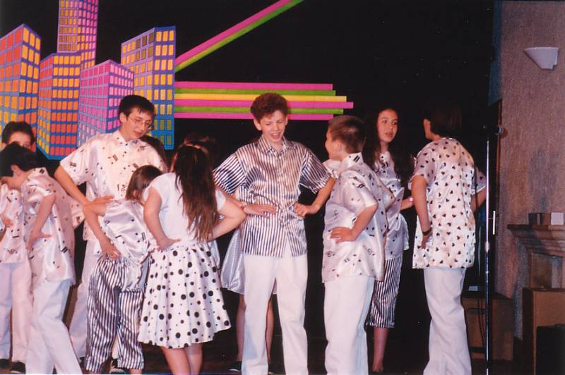 34-12-tantot on rit tantot on pleure.jpg